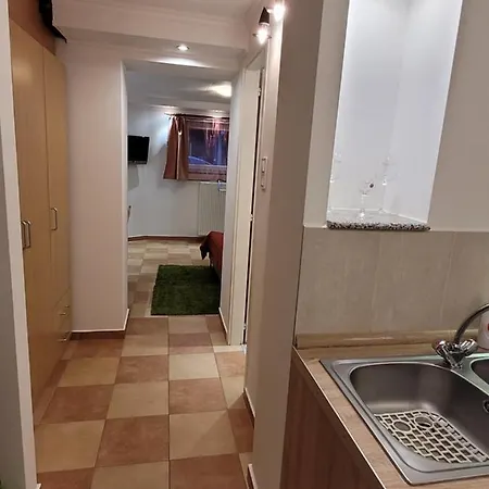 Zoe Apartment *