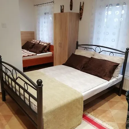 Zoe Apartment