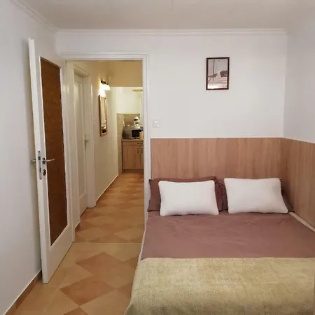 Zoe Apartment