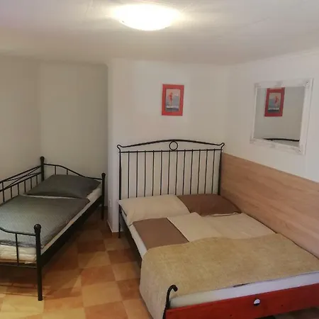Zoe Apartment